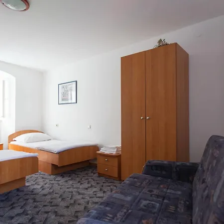 X-rooms *